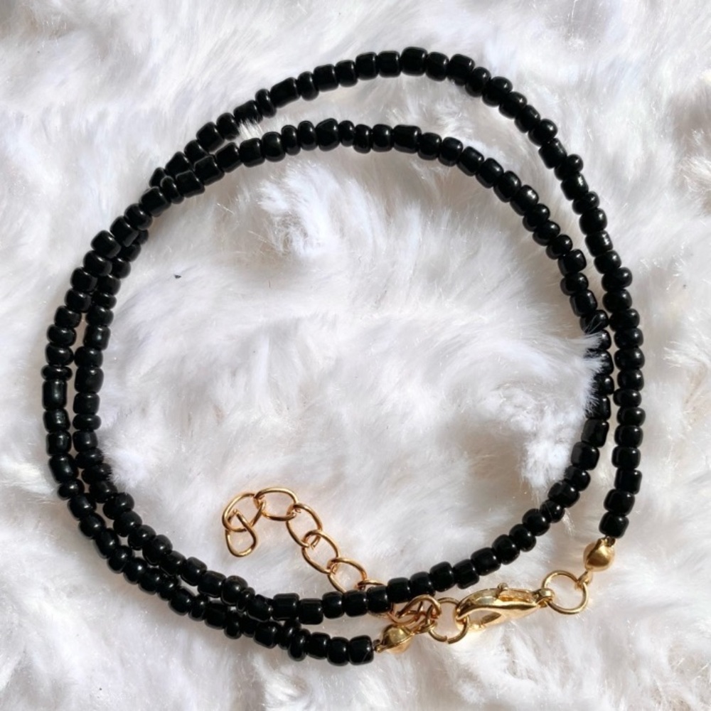 Black beed necklace